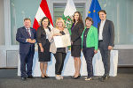 Landesrat Werner Amon (l.) übergab die Dekrete gemeinsam mit Bildungsdirektorin Elisabeth Meixner (2.v.l.), Andrea Pichler (Leiterin Pädagogischer Dienst/Bildungsdirektion, 4.v.l.), Abteilungsleiterin Eva Maria Fluch (Abteilung 6 Bildung und Gesellschaft, 5.v.l.) und Präsidialleiter Bernhard Just (Bildungsdirektion, r.) © Land Steiermark/Foto Fischer; Verwendung bei Quellenangabe honorarfrei Landesrat Werner Amon (l.) übergab die Dekrete gemeinsam mit Bildungsdirektorin Elisabeth Meixner (2.v.l.), Andrea Pichler (Leiterin Pädagogischer Dienst/Bildungsdirektion, 4.v.l.), Abteilungsleiterin Eva Maria Fluch (Abteilung 6 Bildung und Gesellschaft, 5.v.l.) und Präsidialleiter Bernhard Just (Bildungsdirektion, r.)