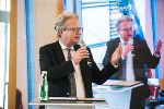 Landeshauptmann Christopher Drexler zeichnete die PG Austria GmbH mit dem steirischen Landeswappen aus. © PG Austria/steadymotion; bei Quellenangabe honorarfrei Landeshauptmann Christopher Drexler zeichnete die PG Austria GmbH mit dem steirischen Landeswappen aus.