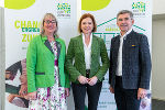 Geschäftsführerin Sandra Höbel (Landentwicklung Steiermark), Landesrätin Simone Schmiedtbauer, Obmann LAbg. Franz Fartek (Landentwicklung Steiermark) (v.l.)