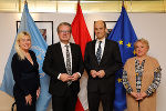 Botschafterin Petra Schneebauer, LH Christopher Drexler, Botschafter Alexander Marschik (Ständiger Vertreter Österreichs bei den Vereinten Nationen in New York), Generalkonsulin Helene Steinhäusl (v.l.) © Land Steiermark; bei Quellenangabe honorarfrei Botschafterin Petra Schneebauer, LH Christopher Drexler, Botschafter Alexander Marschik (Ständiger Vertreter Österreichs bei den Vereinten Nationen in New York), Generalkonsulin Helene Steinhäusl (v.l.)