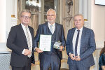 Große Ehrenzeichen des Landes Steiermark: LH Christopher Drexler, Klaus Sauermoser, LH-Stv. Anton Lang (v.l.)