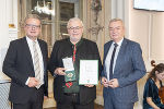 Große Ehrenzeichen des Landes Steiermark: LH Christopher Drexler, Gottfried Unterweger, LH-Stv. Anton Lang (v.l.)