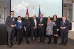 Landeshauptmann Christopher Drexler und Landeshauptmann-Stellvertreter Anton Lang mit den Mitgliedern der Steiermärkischen Landesregierung © Foto: Land Steiermark/Binder; bei Quellenangabe honorafrei Landeshauptmann Christopher Drexler und Landeshauptmann-Stellvertreter Anton Lang mit den Mitgliedern der Steiermärkischen Landesregierung