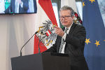 Landeshauptmann Christopher Drexler stellt in seiner Ansprache Zuversicht und Optimismus in den Mittelpunkt © Foto: Land Steiermark/Binder; bei Quellenangabe honorafrei Landeshauptmann Christopher Drexler stellt in seiner Ansprache Zuversicht und Optimismus in den Mittelpunkt