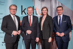 Steiermark und Oberösterreich: LH Christopher Drexler, LH Thomas Stelzer, LR Barbara Eibinger-Miedl, LR Markus Achleitner (v.l.) © Antonio Bayer; bei Quellenangabe honorarfrei Steiermark und Oberösterreich: LH Christopher Drexler, LH Thomas Stelzer, LR Barbara Eibinger-Miedl, LR Markus Achleitner (v.l.)