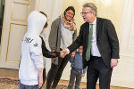 LH Christopher Drexler begrüßt die Kinderdorf-Kinder in der Grazer Burg