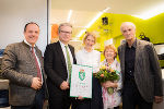 Bgm. Christoph Stark, LH Christopher Drexler und GF Ulrike Stibor-Stark mit ihren Eltern Thusnelda und Herwig Stibor (v.l). © Karl Schrotter; bei Quellenangabe honorarfrei Bgm. Christoph Stark, LH Christopher Drexler und GF Ulrike Stibor-Stark mit ihren Eltern Thusnelda und Herwig Stibor (v.l).