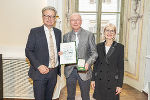LH Christopher Drexler und 2. LT-Präs. Gabriele Kolar mit Josef Mostetschnig. © Foto: Land Steiermark/Foto Fischer; bei Quellenangabe honorarfrei LH Christopher Drexler und 2. LT-Präs. Gabriele Kolar mit Josef Mostetschnig.