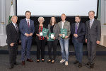 Christian Purrer (ASVÖ), LR Karlheinz Kornhäusl, Josefine Waldhauser, Katrin Ofner, Michael Scheikl, Klubobmann Hannes Schwarz, 3. Landtagspräsident Gerald Deutschmann (v.l.)