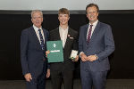 Christoph Karner mit LR Karlheinz Kornhäusl (r.) und Gerhard Widmann (l.)