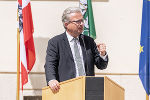 Tag der Führungskräfte des Bundesheeres im Grazer Burghof: LH Christopher Drexler bei seiner Ansprache © Land Steiermark/Robert Binder; Verwendung bei Quellenangabe honorarfrei Tag der Führungskräfte des Bundesheeres im Grazer Burghof: LH Christopher Drexler bei seiner Ansprache