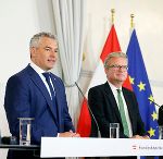Bundeskanzler Karl Nehammer (l.) und Landeshauptmann Christopher Drexler (r.)