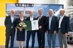 XX, Commerical Director Michaela Froelich, Axis-Geschäftsleiter Christian Theuermann, LH Christopher Drexler, Bgm. Franz Labugger und XX (v.l.) bei der feierlichen Überreichung des steirischen Landeswappens. © Land Steiermark; bei Quellenangabe honorarfrei XX, Commerical Director Michaela Froelich, Axis-Geschäftsleiter Christian Theuermann, LH Christopher Drexler, Bgm. Franz Labugger und XX (v.l.) bei der feierlichen Überreichung des steirischen Landeswappens.