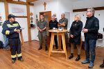 Bürgermeister Peter Domweber (Grafendorf bei Hartberg) erläutert BM Klaudia Tanner und LH Christopher Drexler die Lage in seiner Gemeinde