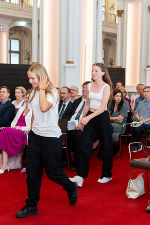 Empfang: LH Christopher Drexler zeichnete steirische Schülerinnen und Schüler in der Aula der Alten Universität aus
