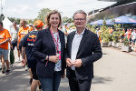Tourismuslandesrätin Barbara Eibinger-Miedl und Landeshauptmann Christopher Drexler am Red Bull Ring © Land Steiermark/ Binder Tourismuslandesrätin Barbara Eibinger-Miedl und Landeshauptmann Christopher Drexler am Red Bull Ring
