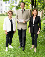 Landesrätin Ursula Lackner, Landesjägermeister Franz Mayr-Melnhof-Saurau und Landesrätin Simone Schmiedtbauer (v.l.) © Land Steiermark/Purgstaller; Verwendung bei Quellenangabe honorarfrei Landesrätin Ursula Lackner, Landesjägermeister Franz Mayr-Melnhof-Saurau und Landesrätin Simone Schmiedtbauer (v.l.)