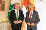LH Christopher Drexler und LH Peter Kaiser bei der gemeinsamen Konferenz der Landesregierungen der Steiermark und Kärntens in Piber © Land Steiermark/Binder