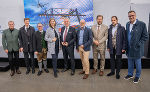 LH-Stv. Anton Lang und LR Barbara Eibinger-Miedl freuen sich mit den Verantwortlichen über die nächste Ausbaustufe beim Cargo Center Graz. © Land Steiermark/Andreas Resch; Verwendung bei Quellenangabe honorarfrei LH-Stv. Anton Lang und LR Barbara Eibinger-Miedl freuen sich mit den Verantwortlichen über die nächste Ausbaustufe beim Cargo Center Graz.