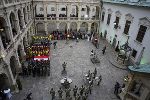 Gemeinsame Flaggenparade der Einsatzorganisationen im Landhaushof © Land Steiermark/Foto Fischer; Verwendung bei Quellenangabe honorarfrei