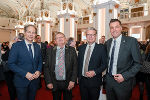Empfang für verdiente Bedienstete: KAGes-Zentralbetriebsrats-Vorsitzender Michael Tripolt, BH a.D. Christian Sulzbacher, LH Christopher Drexler und Landespersonalvertretungs-Obmann Georg Pessler (v.l.) © Land Steiermark/Robert Binder; Verwendung bei Quellenangabe honorarfrei Empfang für verdiente Bedienstete: KAGes-Zentralbetriebsrats-Vorsitzender Michael Tripolt, BH a.D. Christian Sulzbacher, LH Christopher Drexler und Landespersonalvertretungs-Obmann Georg Pessler (v.l.)