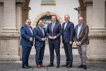 Dietmar Bayer (Vizepräsident Ärztekammer Steiermark), Klubobmann Marco Triller, Gesundheitslandesrat Karlheinz Kornhäusl, Gerhard Stark (Vorstandsvorsitzender KAGes), Michael Koren (Geschäftsführer Gesundheitsfonds Steiermark) (v.l.) © Land Steiermark/Streibl; bei Quellenangabe honorarfrei Dietmar Bayer (Vizepräsident Ärztekammer Steiermark), Klubobmann Marco Triller, Gesundheitslandesrat Karlheinz Kornhäusl, Gerhard Stark (Vorstandsvorsitzender KAGes), Michael Koren (Geschäftsführer Gesundheitsfonds Steiermark) (v.l.)