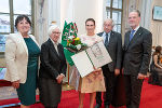Nicole Golob-Schwarzl (3.v.l.) wurde mit dem Josef Krainer-Würdigungspreis ausgezeichnet. © Land Steiermark/Streibl; bei Quellenangabe honorarfrei Nicole Golob-Schwarzl (3.v.l.) wurde mit dem Josef Krainer-Würdigungspreis ausgezeichnet.