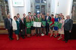 Verleihung der Josef Krainer-Preise 2025 in der Aula der Alten Universität: Landtagspräsident Gerald Deutschmann, Landeshauptmann-Stellvertreterin Manuela Khom und Steirisches Gedenkwerk-Obmann Gerald Schöpfer mit den Ausgezeichneten. © Land Steiermark/Streibl; bei Quellenangabe honorarfrei Verleihung der Josef Krainer-Preise 2025 in der Aula der Alten Universität: Landtagspräsident Gerald Deutschmann, Landeshauptmann-Stellvertreterin Manuela Khom und Steirisches Gedenkwerk-Obmann Gerald Schöpfer mit den Ausgezeichneten.