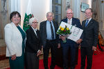 Schauspieler Friedrich von Thun (4.v.l.) wurde mit dem Großen Josef Krainer-Preis ausgezeichnet. © Land Steiermark/Streibl; bei Quellenangabe honorarfrei Schauspieler Friedrich von Thun (4.v.l.) wurde mit dem Großen Josef Krainer-Preis ausgezeichnet.