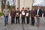 Landeshauptmann Mario Kunasek, OBR Harald Schaden (BFK Judenburg), OLM d. F. Markus Fritz (FF Peterdorf), HBI Gerald Kleemaier (FF Oberzeiring), LM d. F. Dominika Dorfer (FF Peterdorf), Landesfeuerwehrkommandant LBD Reinhard Leichtfried und Bgm. Mst. Joachim Schnabel (v.l.) © Land Steiermark/Mitteregger; bei Quellenangabe honorarfrei