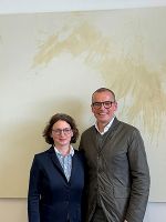 Vorsitzender Elemer Ploder und seine Stellvertreterin Eva Kuss wurden heute bei der konstituierden Sitzung der Grazer ASVK angelobt (v.r.) © Foto: Land Steiermark; bei Quellenangabe honorarfrei Vorsitzender Elemer Ploder und seine Stellvertreterin Eva Kuss wurden heute bei der konstituierden Sitzung der Grazer ASVK angelobt (v.r.)