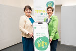 LH-Stv. Manuela Khom präsentierte gemeinsam mit Projektleiterin Tanja Venier die Zeit-Hilfs-App (v.l.) © Land Steiermark/Andreas Resch; bei Quellenangabe honorarfrei