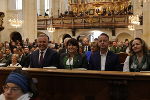 LH Mario Kunasek und LH-Stv. Manuela Khom waren unter den Gästen bei der Weihe des neuen Weihbischofs im Grazer Dom. © Sonntagsblatt/Gerd Neuhold LH Mario Kunasek und LH-Stv. Manuela Khom waren unter den Gästen bei der Weihe des neuen Weihbischofs im Grazer Dom.