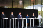 Pressekonferenz zur medizinischen Versorgung der Opfer des Amoklaufs in Graz mit Wolfgang Köle, Ärztlicher Direktor LKH Universitätsklinikum Graz, Gesundheitslandesrat Karlheinz Kornhäusl, LH Mario Kunasek, LH-Stv. Manuela Khom, Michael Lehofer, Ärztlicher Direktor LKH Graz II und Christian Kammerlander, Ärztlicher Direktor UKH Steiermark-Standort Graz (v.l.)